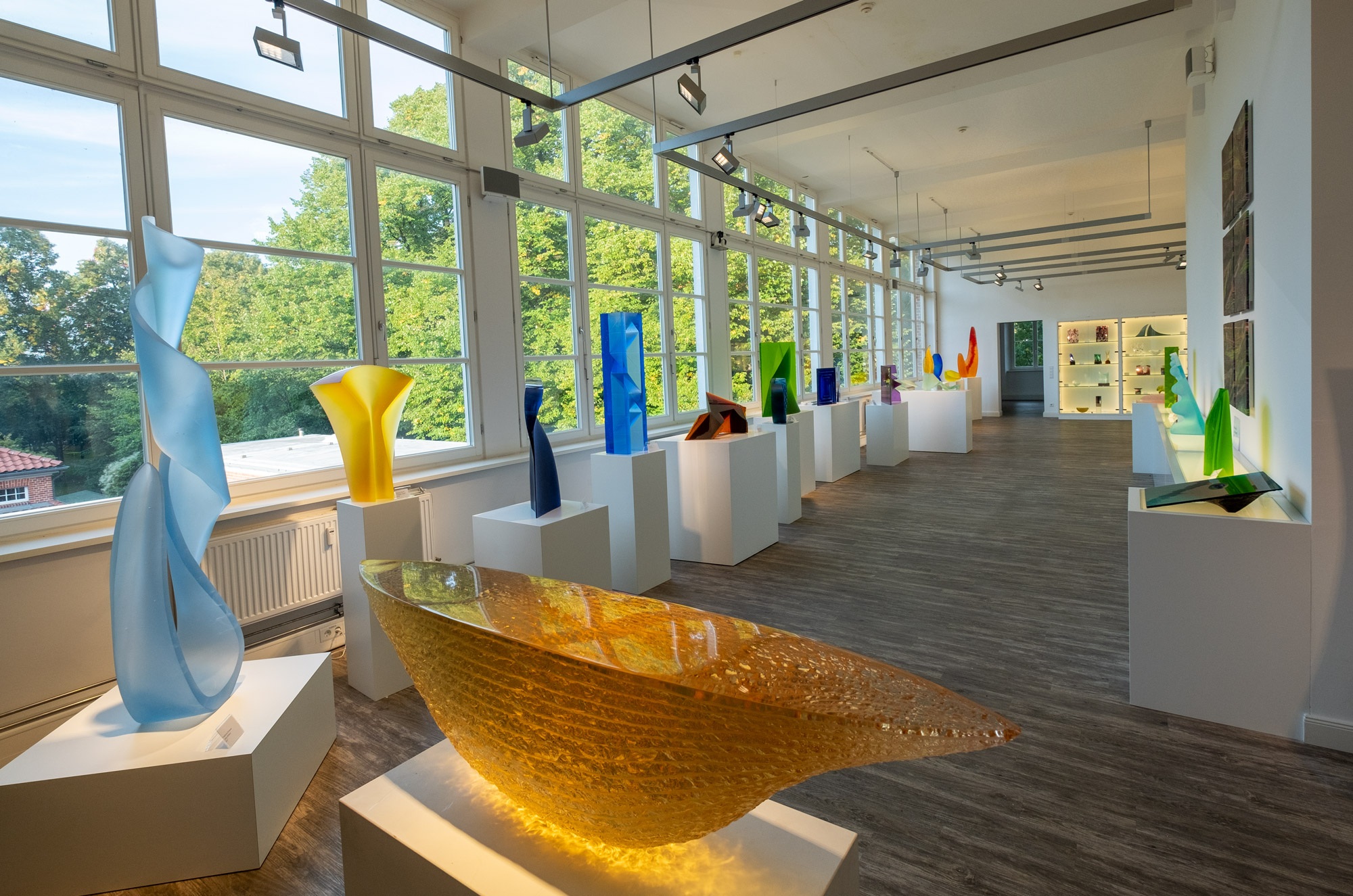 Blick in den Ausstellungsraum der Glassammlung